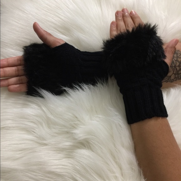 NEW❄️1 Left Black Fingerless Gloves Knit Mitten❄️ - Picture 2 of 3